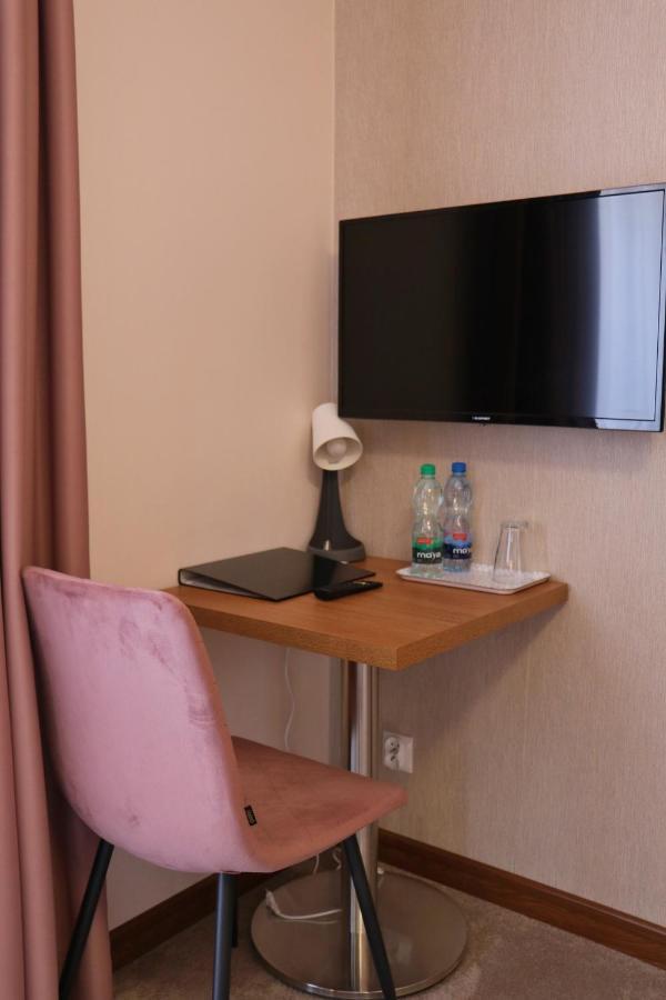 M&W Hotel Wronowski Ломжа Экстерьер фото