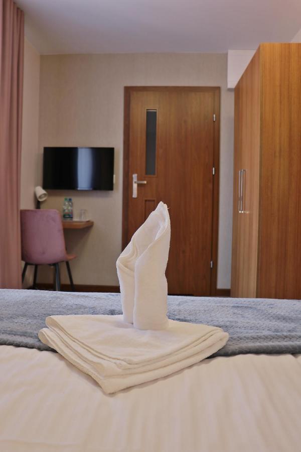 M&W Hotel Wronowski Ломжа Экстерьер фото