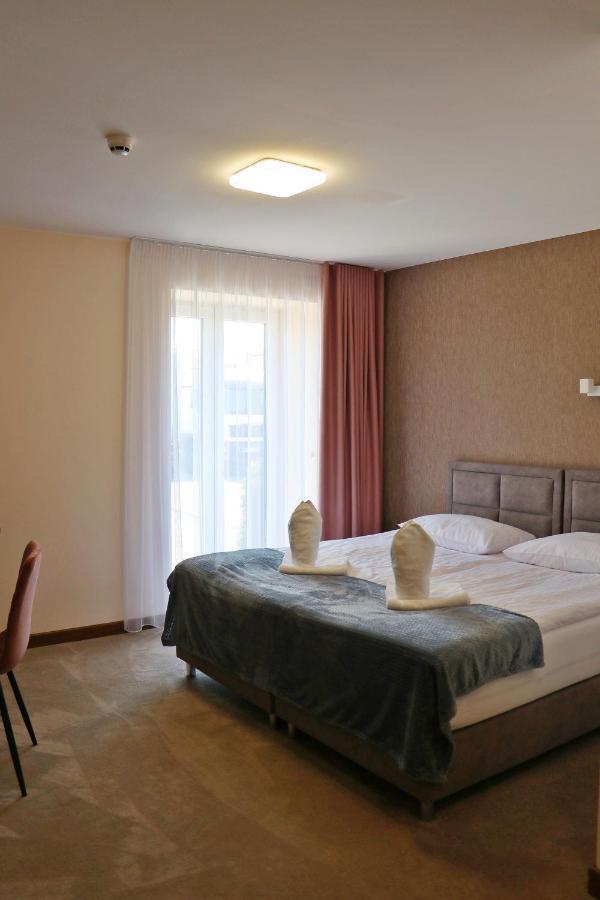 M&W Hotel Wronowski Ломжа Экстерьер фото