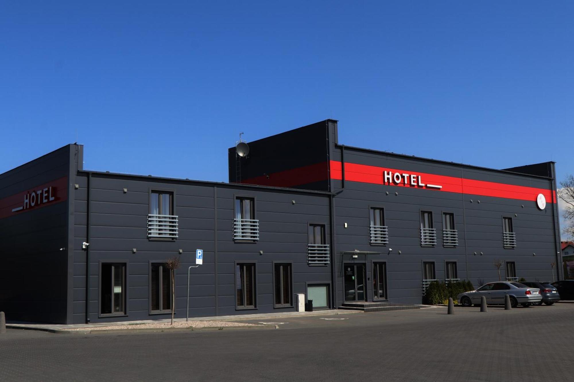 M&W Hotel Wronowski Ломжа Экстерьер фото
